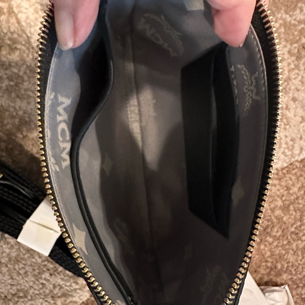 MCM Black Pebbled Leather Pouch New - Picture 4 of 7